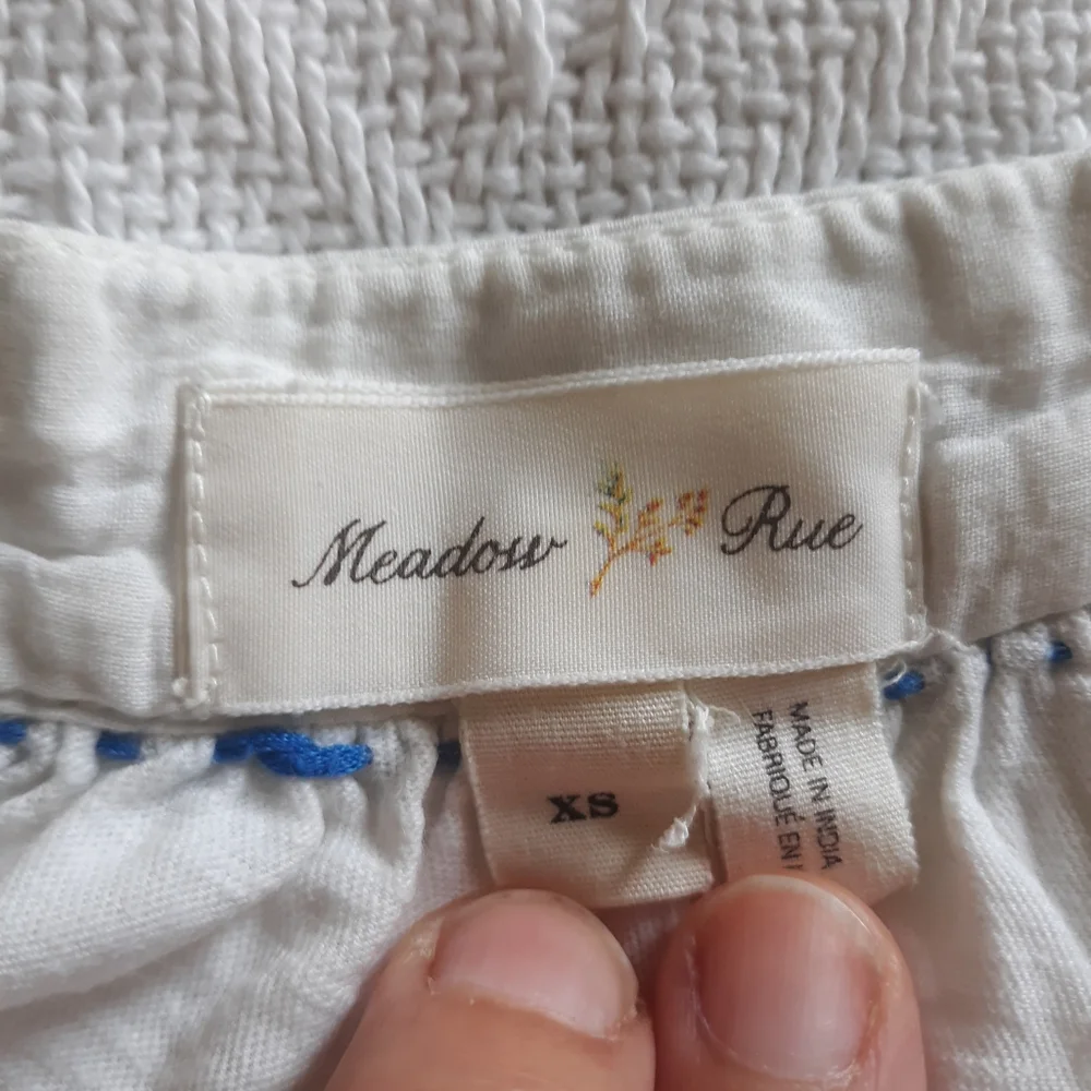 High-low Embroidered Tunic - Picture 8 of 8